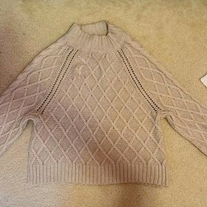 American eagle sweater in cream color